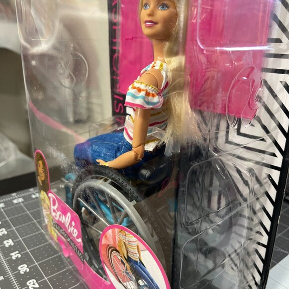 Barbie Fashionistas Doll Blonde With Wheelchair And Ramp - Brand New Sealed - Picture 4 of 4